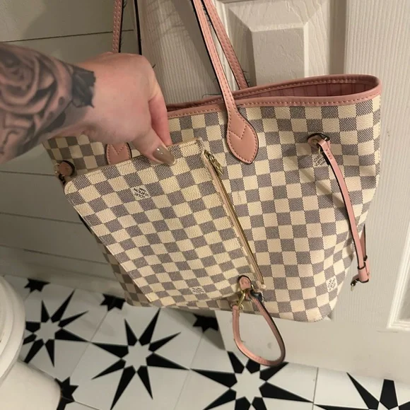 Checkered Tote Bag with Pink Accents - Picture 1 of 2